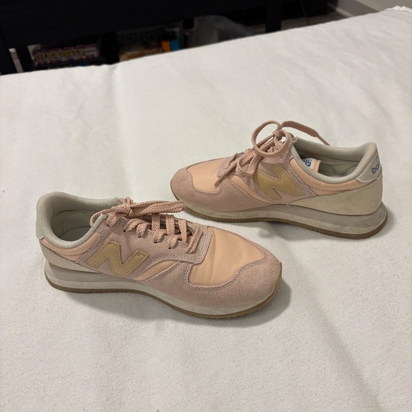 New Balance 420 - Picture 3 of 4